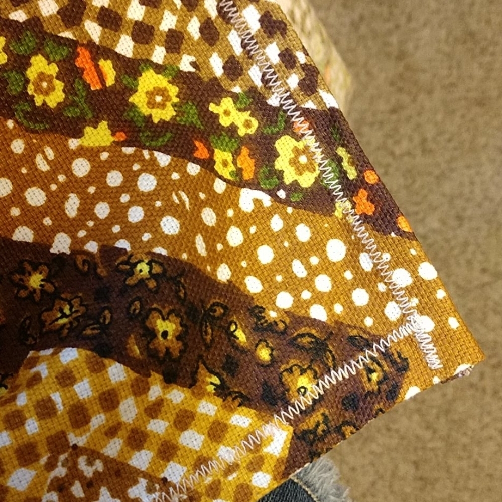 Vintage 1970's Star Pattern Fabric - Picture 3 of 5